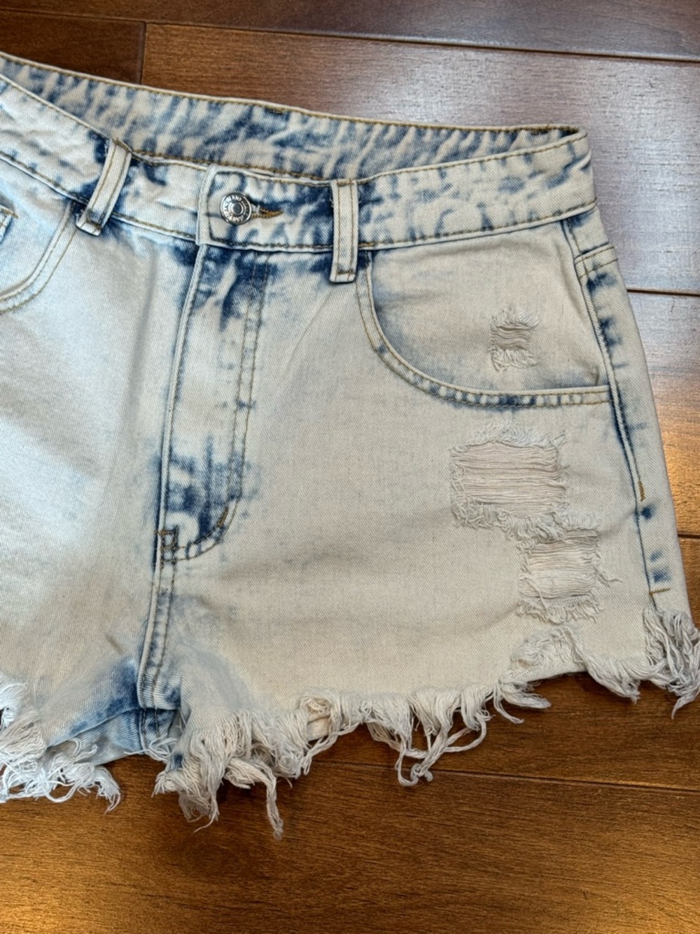 SHEIN Hi-Rise Light Blue Acid-Wash Distressed Denim Shorts - Picture 3 of 5